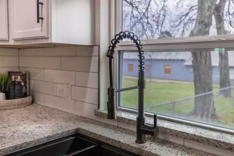 Kitchen - 628 E Murray St, Denison, TX 75021 photo 5 of 5