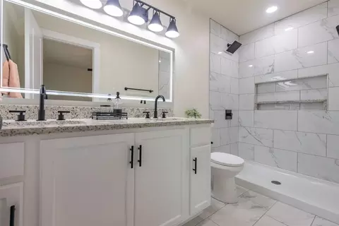 Bath - 628 E Murray St, Denison, TX 75021 photo 1 of 4