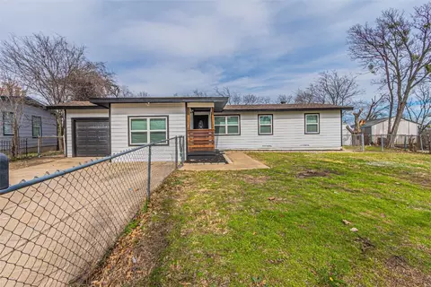 1106 E Strong Pkwy, Grand Prairie, TX 75050