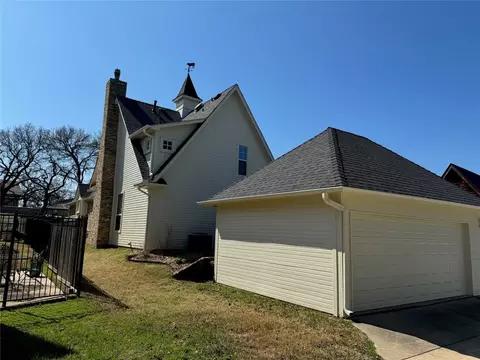 Exterior - 305 Denton St E, Argyle, TX 76226 photo 5 of 12