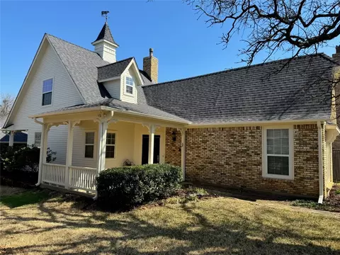 Exterior - 305 Denton St E, Argyle, TX 76226 photo 4 of 12