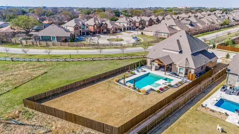 6000 Wessex St, North Richland Hills, TX 76180