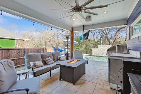 Exterior - 960 Meadow Bend Loop S, Grapevine, TX 76051 photo 3 of 7