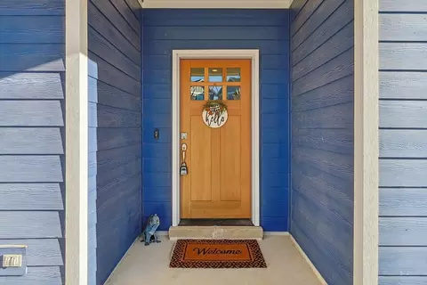 Entry Way - 960 Meadow Bend Loop S, Grapevine, TX 76051 photo 1 of 3