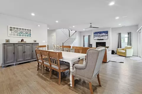 Dining - 960 Meadow Bend Loop S, Grapevine, TX 76051 photo 1 of 1