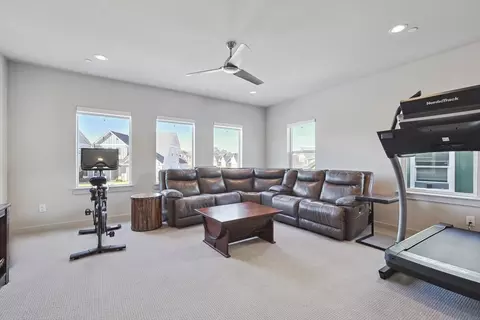 Living - 960 Meadow Bend Loop S, Grapevine, TX 76051 photo 4 of 4