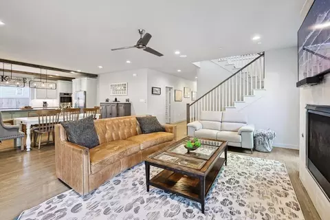 Living - 960 Meadow Bend Loop S, Grapevine, TX 76051 photo 2 of 4