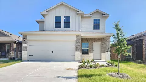 906 Country Rd, Royse City, TX 75189