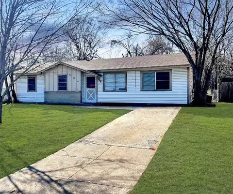405 Byron St, Fort Worth, TX 76114