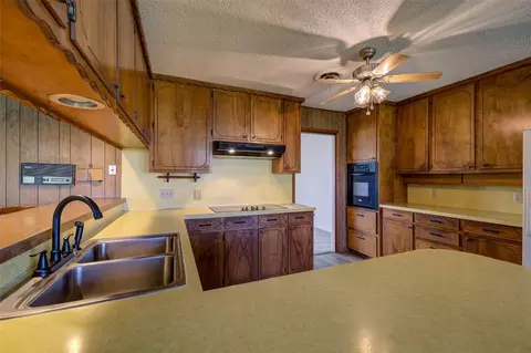 Kitchen - 101 Cedar Ln, Haslet, TX 76052 photo 3 of 6