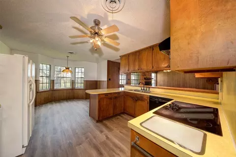 Kitchen - 101 Cedar Ln, Haslet, TX 76052 photo 5 of 6