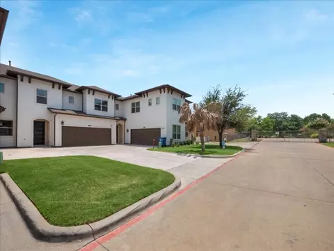 420 Waters Edge Dr #411, Lake Dallas, TX 75065