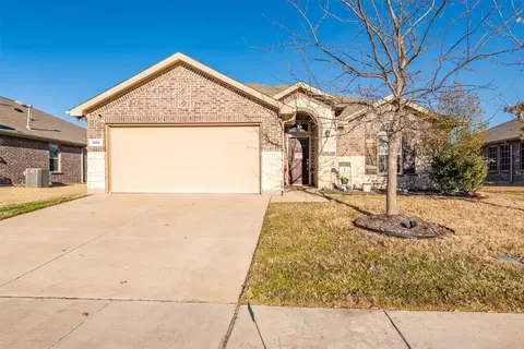1356 Foxglove Ln, Burleson, TX 76028