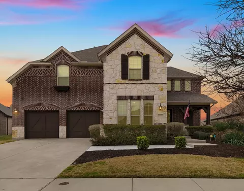 712 Patio St, Aubrey, TX 76227