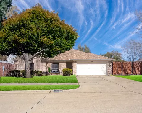 1208 Brandy Station Rd, Grand Prairie, TX 75052
