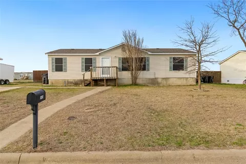 1416 Old Bridge Rd, Cleburne, TX 76033
