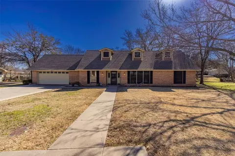 613 Turtle Creek Dr, Greenville, TX 75402