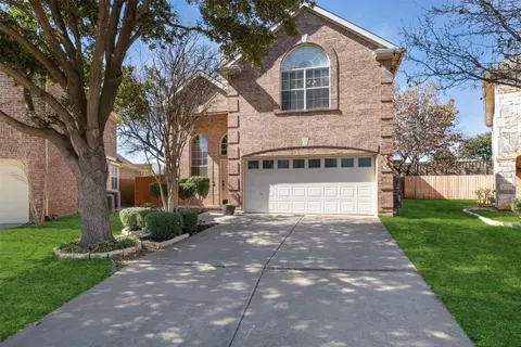 3800 Victoria Ct, Bedford, TX 76021