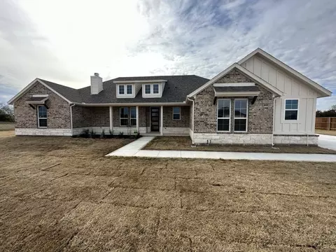 2412 Blackjack Oak Rd, Terrell, TX 75161