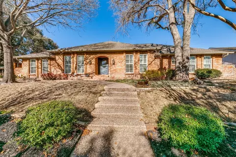 8916 Meadowknoll Dr, Dallas, TX 75243