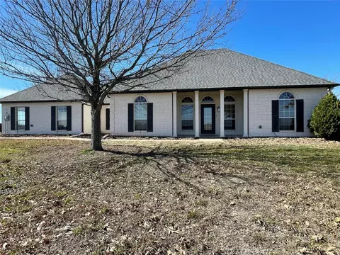 133 Ike Rd, Waxahachie, TX 75165