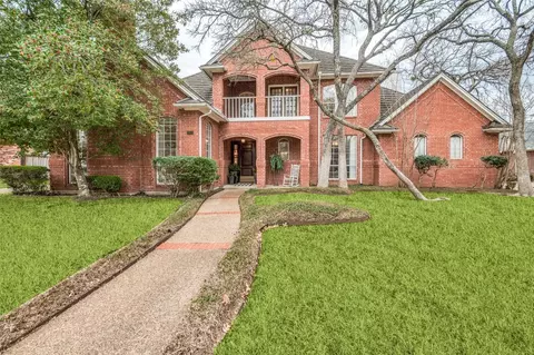 2416 Green Park Dr, Arlington, TX 76017