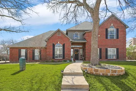 1136 Bent Oaks Dr, Denton, TX 76210