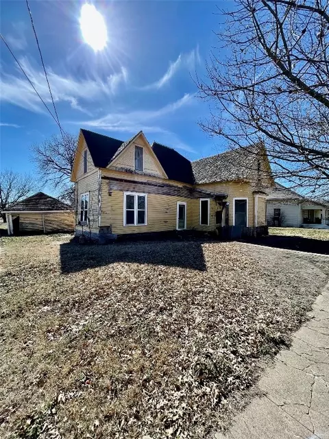804 Market, Honey Grove, TX 75446