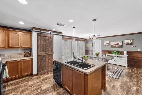 10517 Singleton Ln, Crowley, TX 76036 photo 17