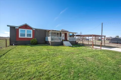10517 Singleton Ln, Crowley, TX 76036 photo 4