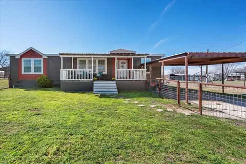 10517 Singleton Ln, Crowley, TX 76036