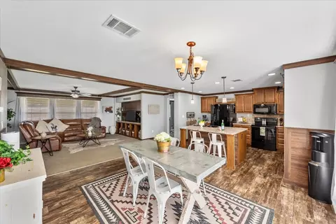 10517 Singleton Ln, Crowley, TX 76036 photo 13