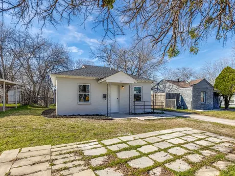 500 S Redford Ln, White Settlement, TX 76108