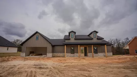 12448 Maplewood Dr, Lindale, TX 75771