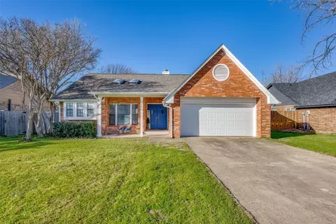 3209 Cliffview Dr, Corinth, TX 76210