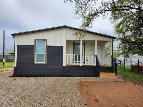1504 Pelican Dr N, Pelican Bay, TX 76020