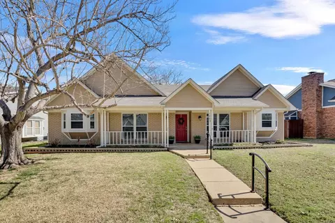 1883 Trail Ridge Dr, Lewisville, TX 75077