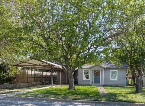 611 N Kirk St, Hico, TX 76457