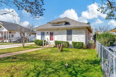 915 N Barnett Ave, Dallas, TX 75211