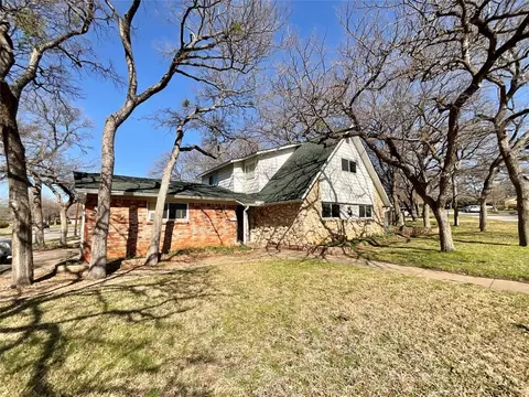 1808 Toplea Dr, Euless, TX 76040