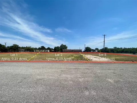 201 W Riley St, Bowie, TX 76230