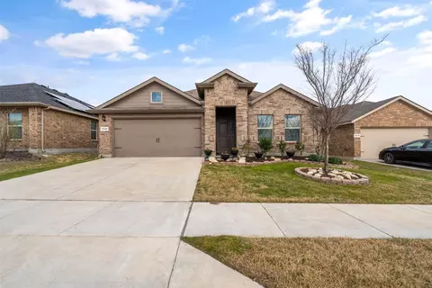 9220 Desertrock Rd, Fort Worth, TX 76131