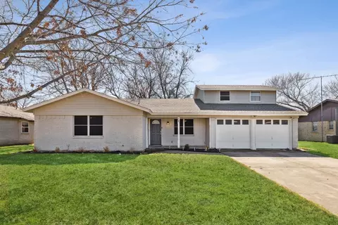 721 Meadowview Dr, Crowley, TX 76036