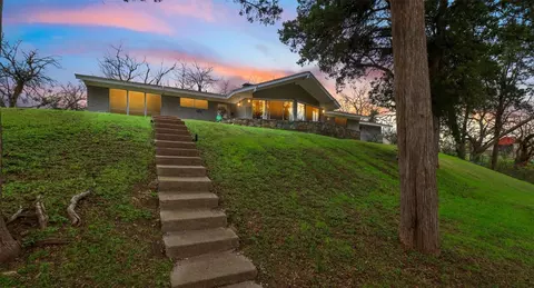 1707 Ferguson Ln, Duncanville, TX 75137
