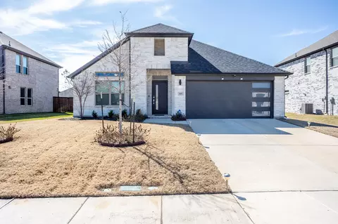 501 Tuscany Dr, Forney, TX 75126