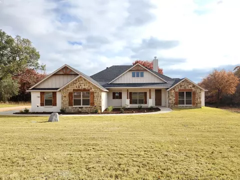 300 Red Top Rd, Poolville, TX 76487