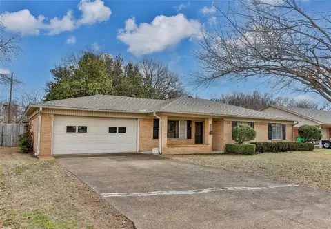306 Elmwood St, Gainesville, TX 76240