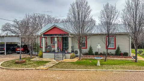 208 Holders Chapel Rd, Weatherford, TX 76088