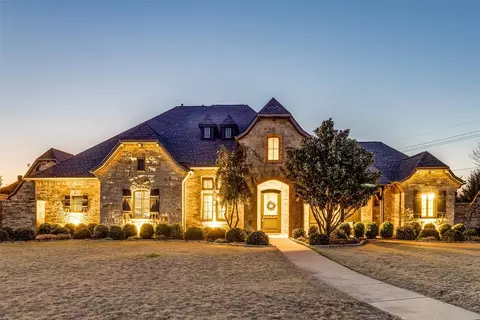 100 Stoneleigh Dr, Heath, TX 75032