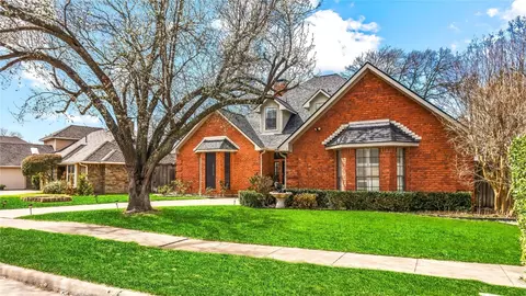 3717 Queenswood Ln, Garland, TX 75040